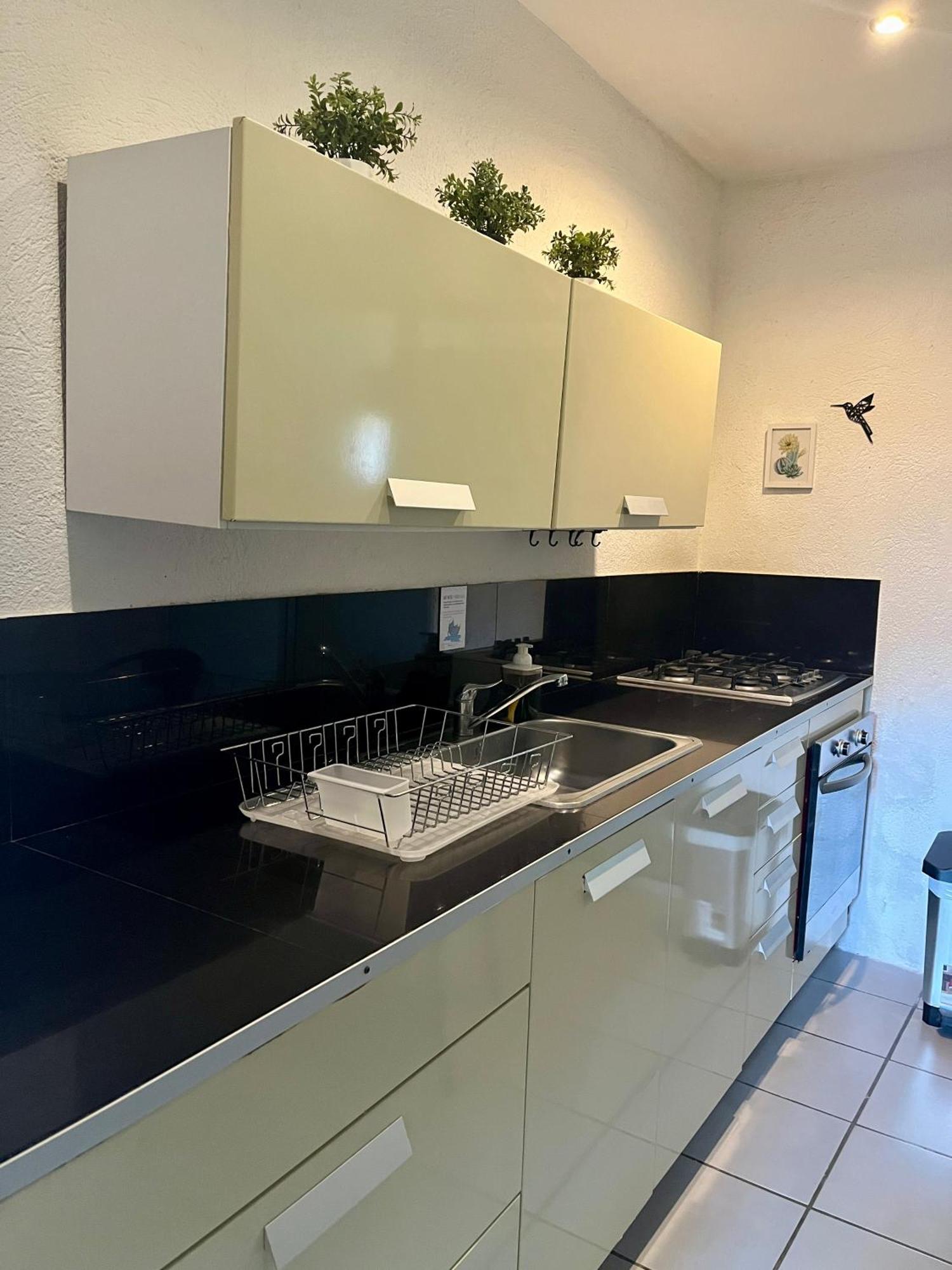 Ocean Lovers Hostel & Apartments Таганга Екстериор снимка