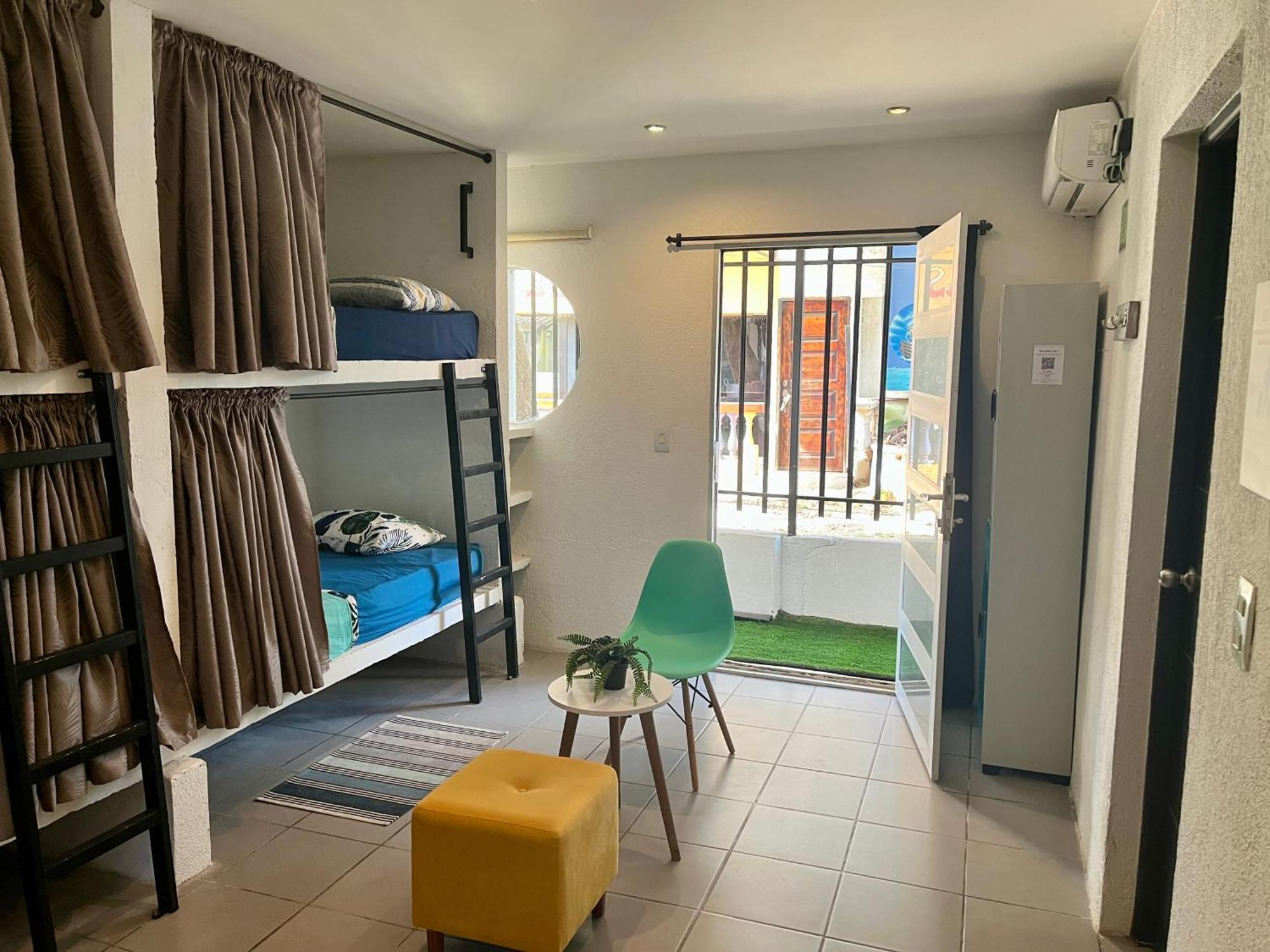 Ocean Lovers Hostel & Apartments Таганга Екстериор снимка