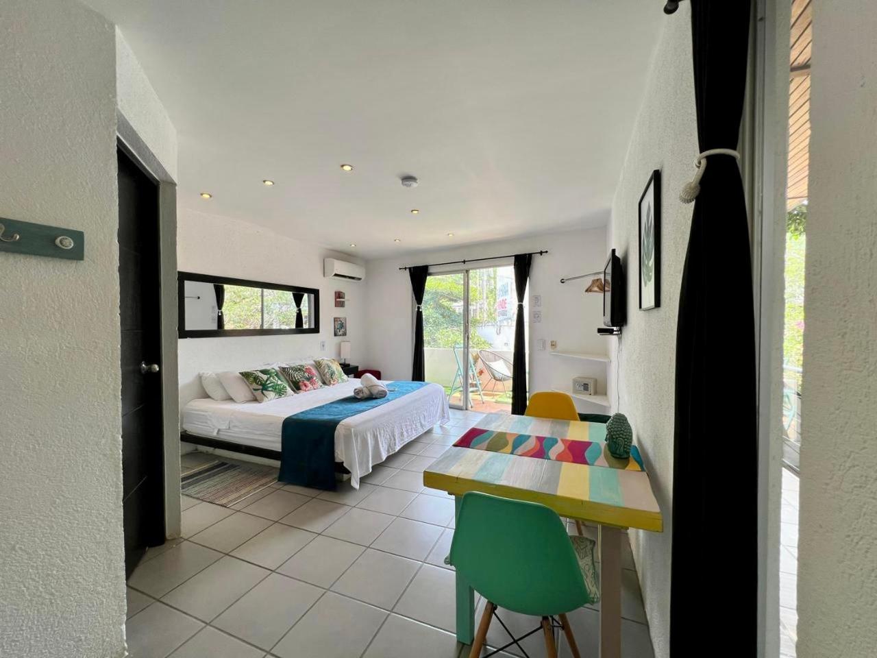 Ocean Lovers Hostel & Apartments Таганга Екстериор снимка