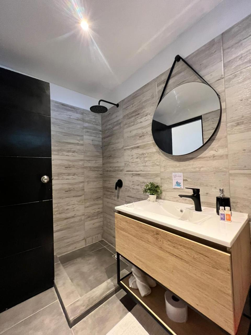 Ocean Lovers Hostel & Apartments Таганга Екстериор снимка