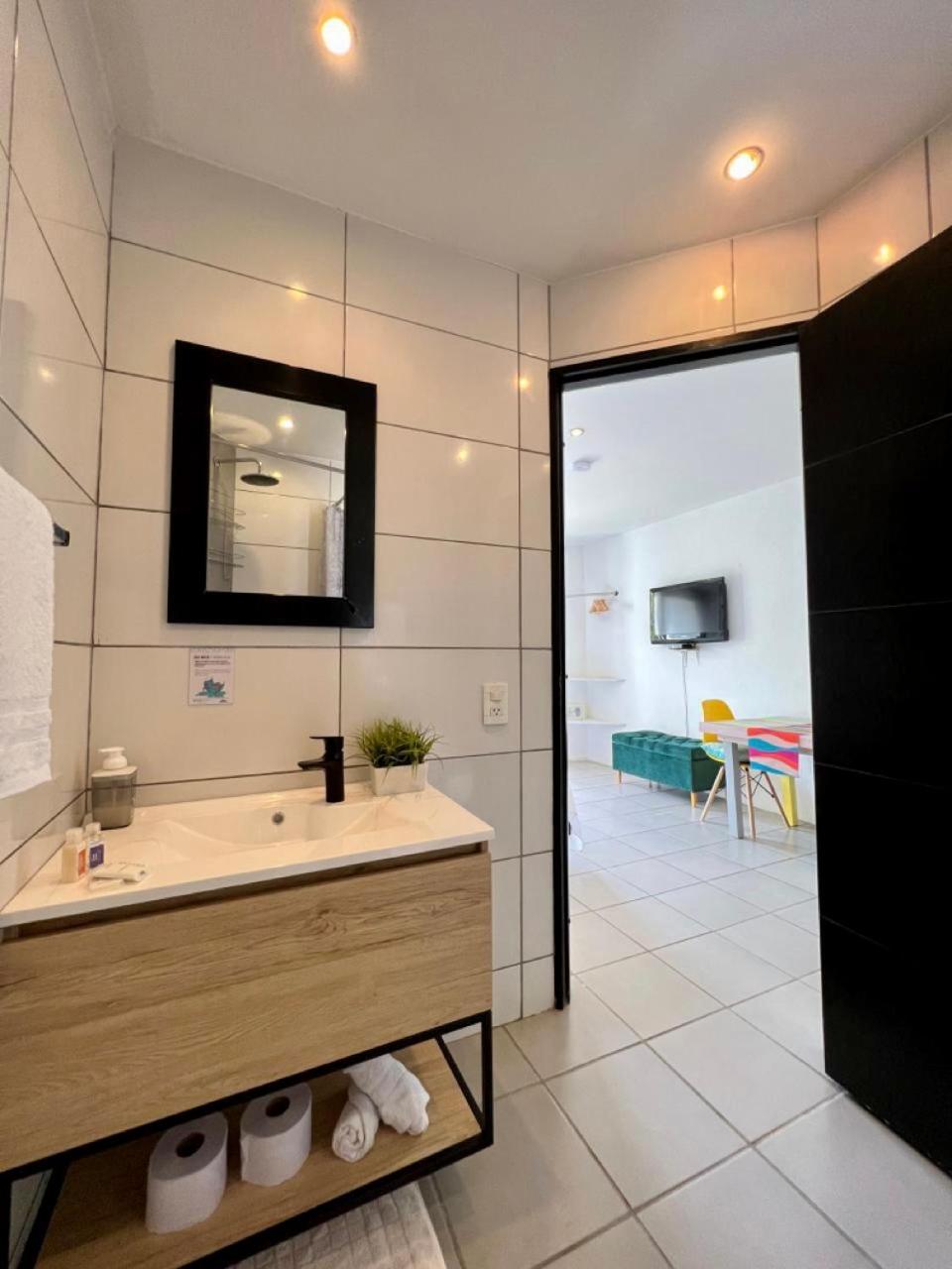 Ocean Lovers Hostel & Apartments Таганга Екстериор снимка