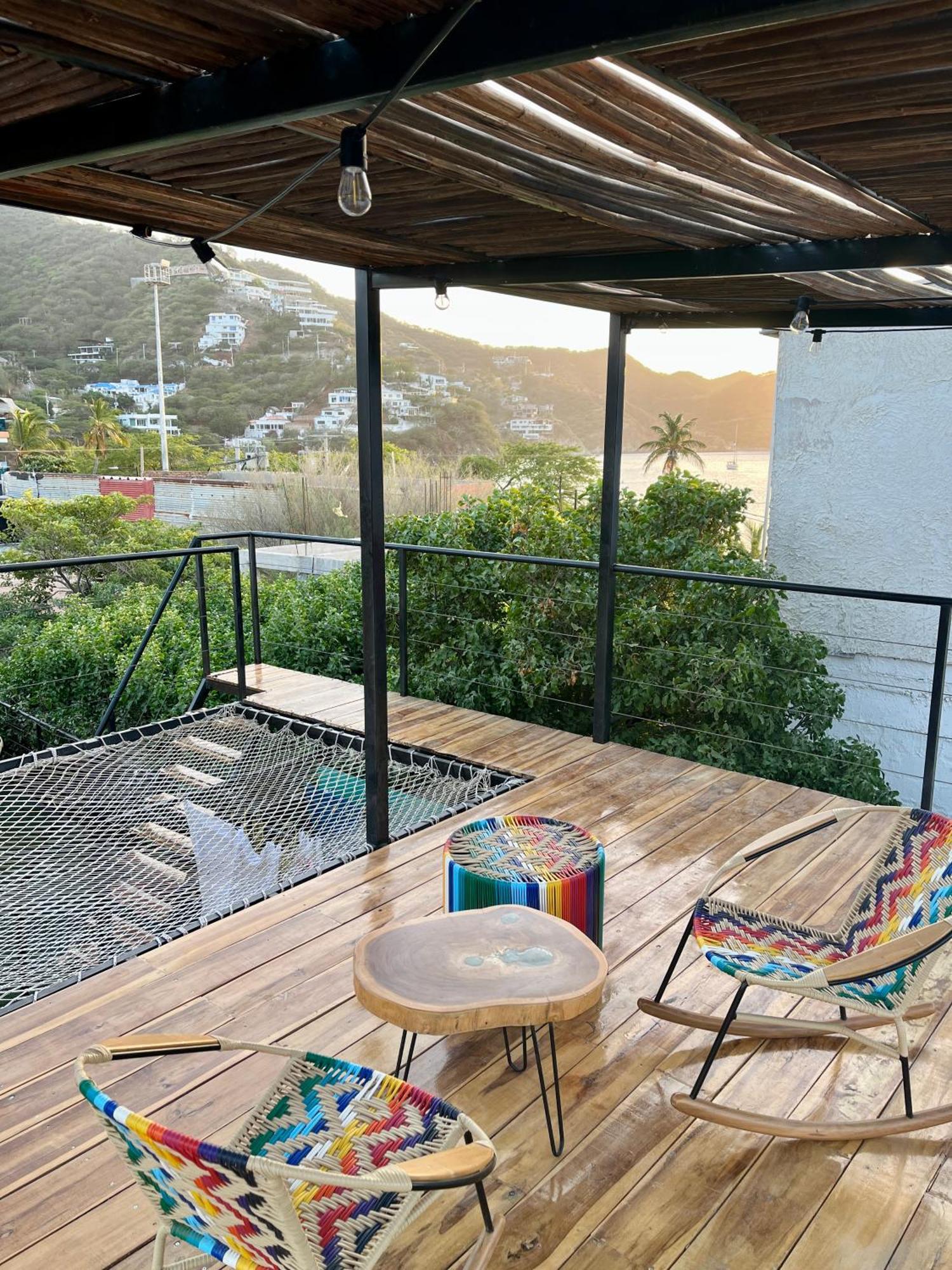 Ocean Lovers Hostel & Apartments Таганга Екстериор снимка