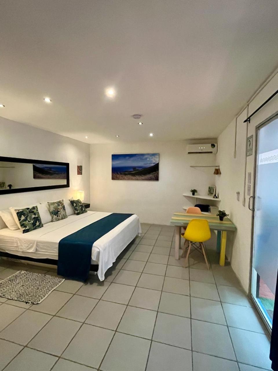 Ocean Lovers Hostel & Apartments Таганга Екстериор снимка