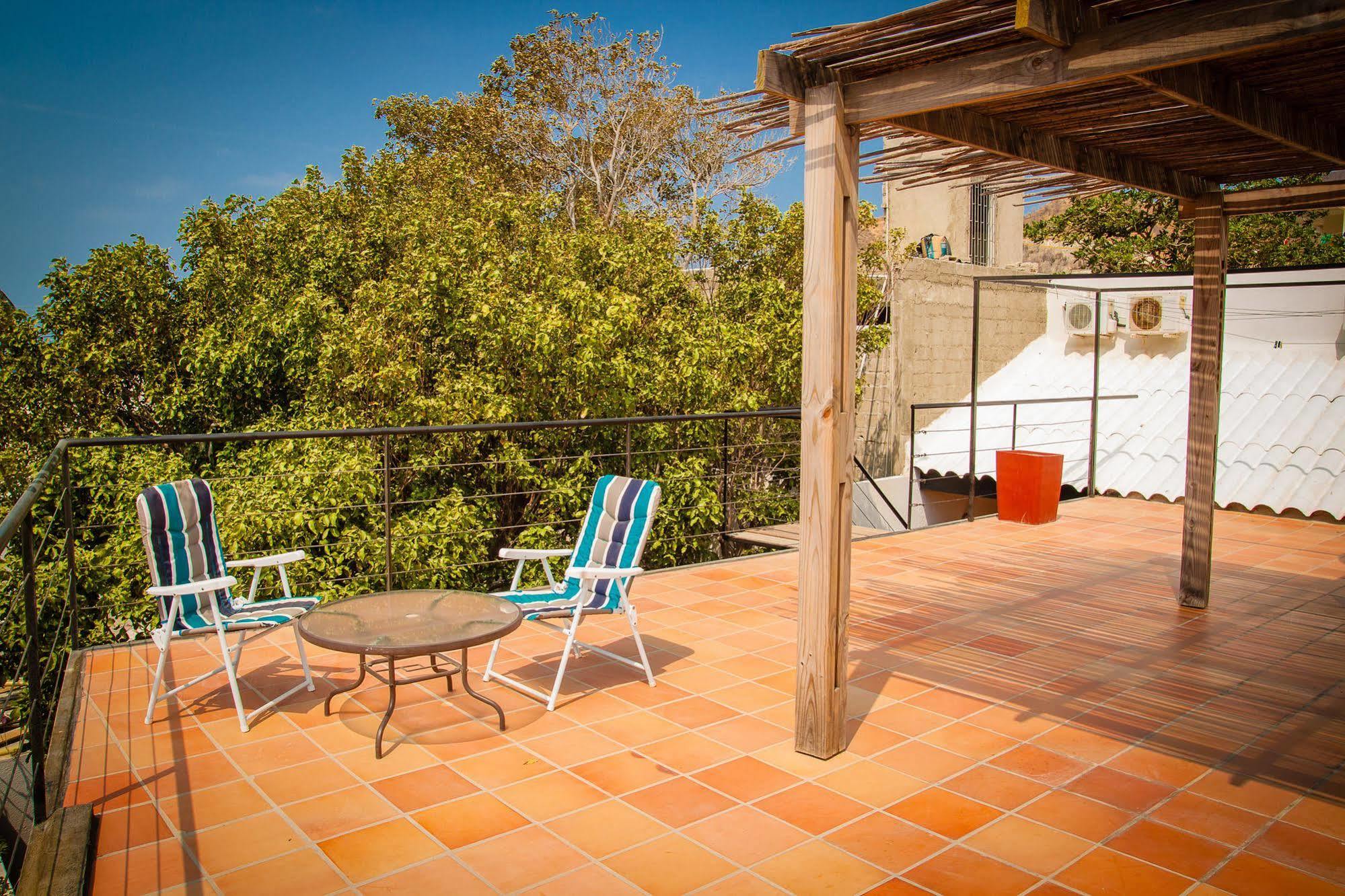 Ocean Lovers Hostel & Apartments Таганга Екстериор снимка